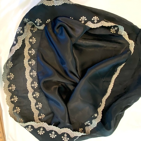 Ann Taylor Black Silk Metallic Gold Lace Scalloped Trim A-Line Dress Size 2 - Picture 8 of 13